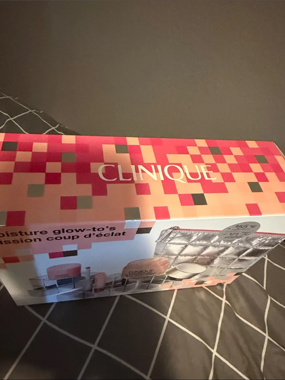 NEW Clinique Moisture Glow-To's Set — Peach & Silver SET